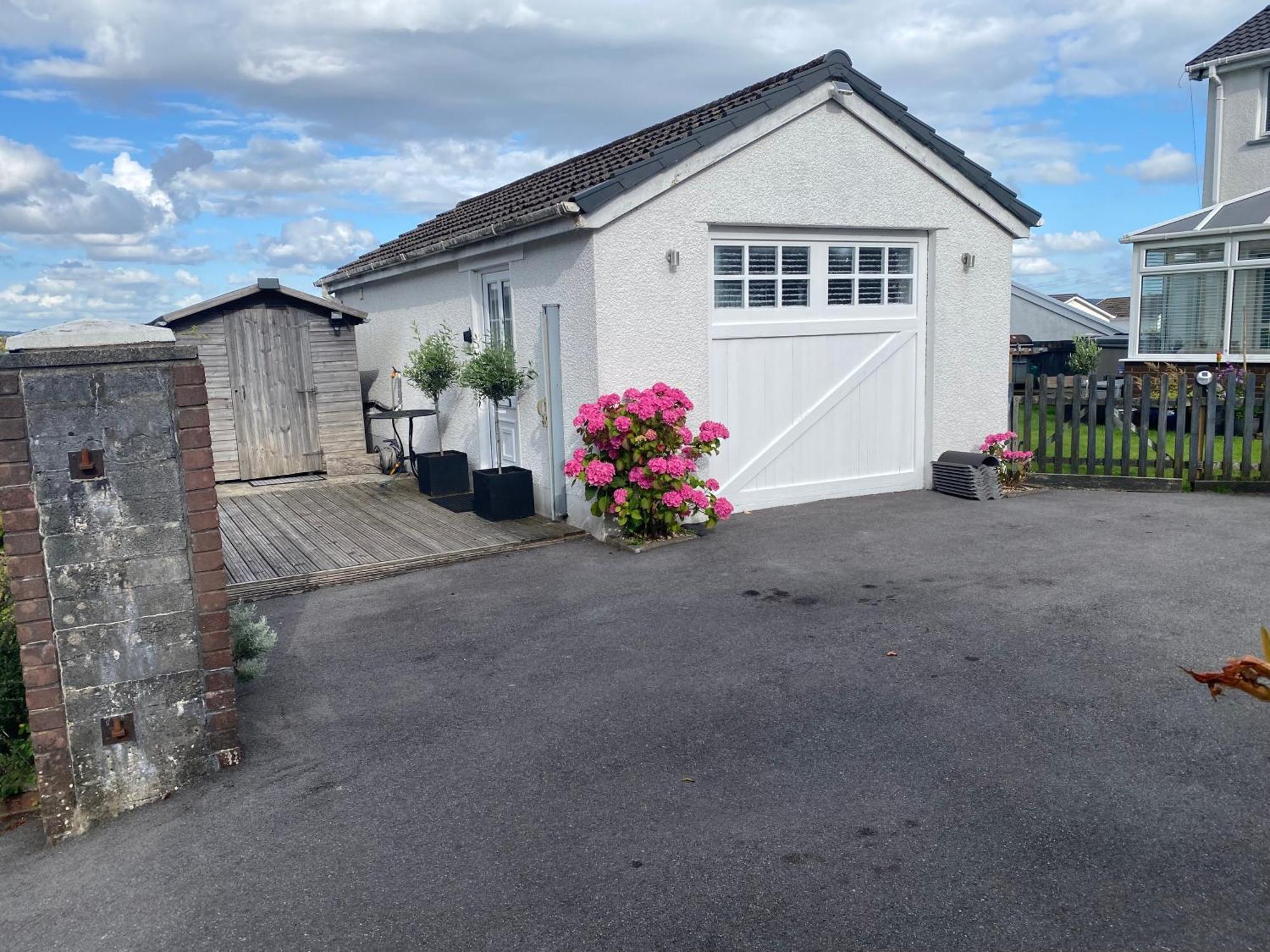 The Shed Bed & Breakfast Merthyr Tydfil Exterior photo